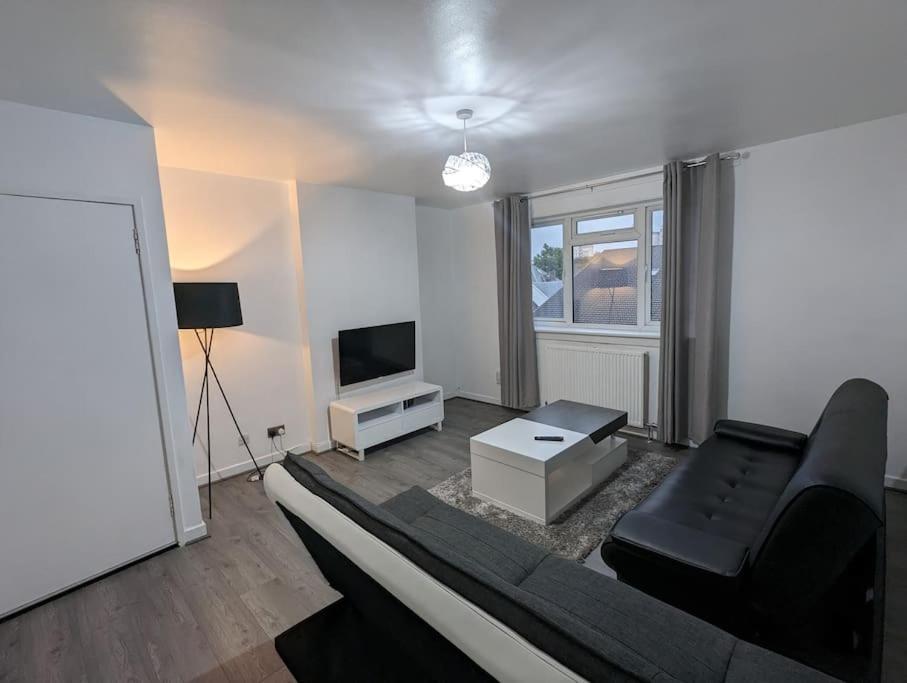 3 Bedroom Apartment Sleeps 8 Единбург Екстер'єр фото